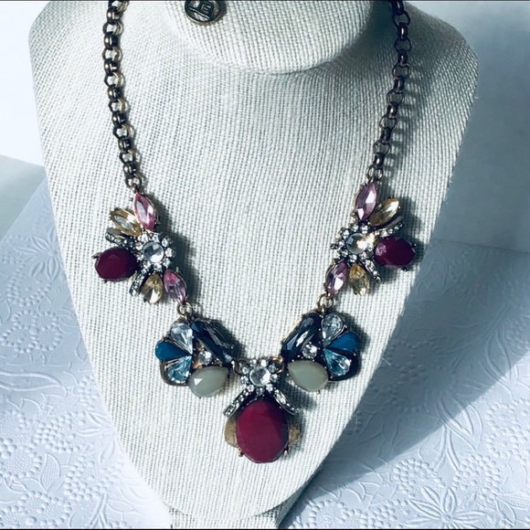 Antique gold chunky rhinestone statement necklace - Picture 7 of 7